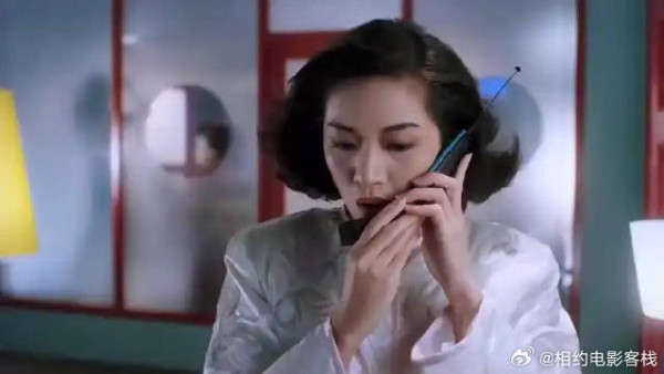 《逃学威龙》周星驰 少奶奶发现老公是冒牌货，真相竟藏在水里周星驰