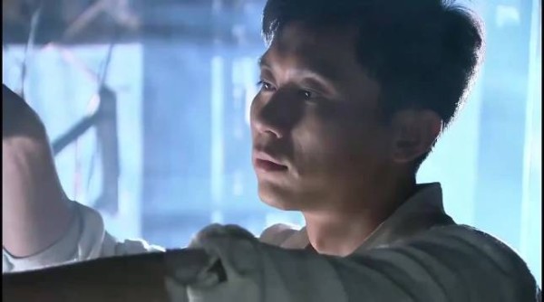 姑娘问男人:“在想什么?”,下一秒,男人:“想亲你!”