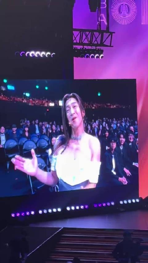 陈汉典穿白裙模仿林志玲,自认表情最难