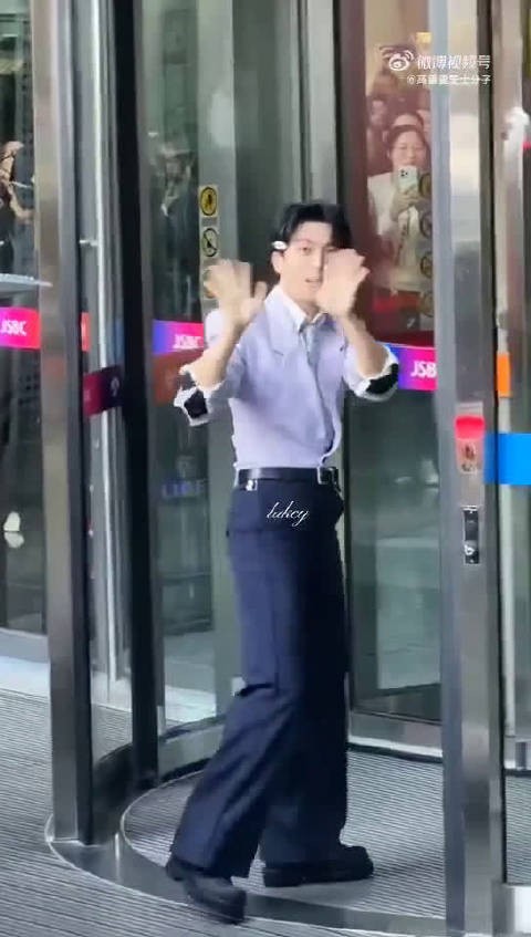 刘宇宁夸黄子弘凡声音适合当闹钟