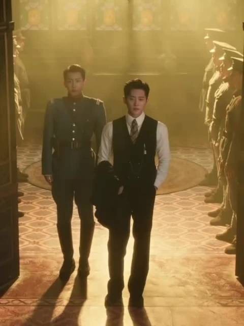丞磊谁教你这么走路的!太帅了吧,被你迷的不要不要的
