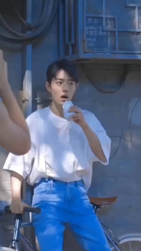 肖战余生请多指教超话 清风朗月徐徐迎面