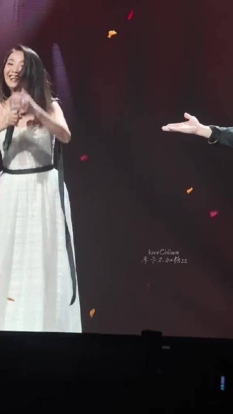 张智霖邀请前女友许秋怡当嘉宾