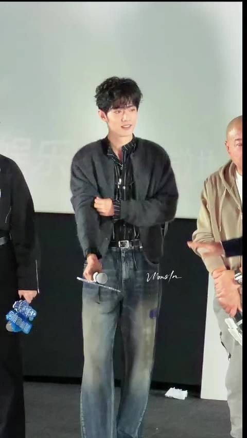 肖战卷毛造型饰演刘铮亮被赞萌如团子