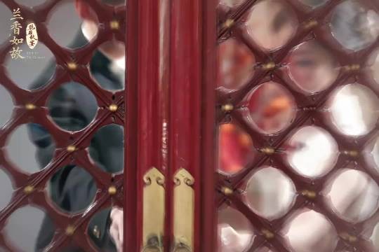 这套衣服可以直接去订婚宴了 谭松韵丨刘学义