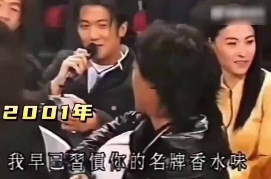 “王菲那么自信骄傲的一个人，在那一瞬间，居然那么的难过与无助”