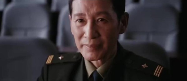 老戏骨真的就是老戏骨 一个眼神就看得我头皮发麻啊!