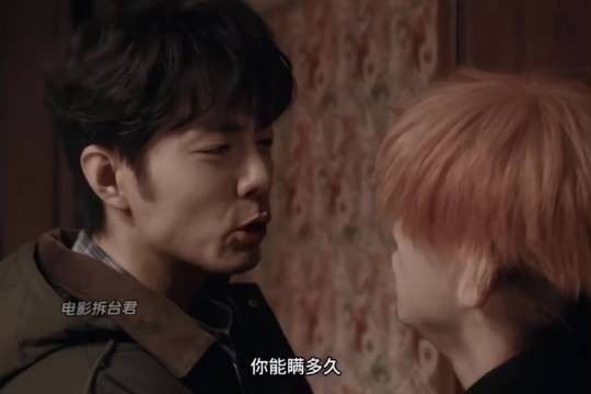 叛逆不羁只是他的伪装,每次对妈妈恶语相向他心里也很难受吧!