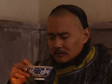 雍正告诉老十三,郑春华死了,老十三试探雍正的来意
