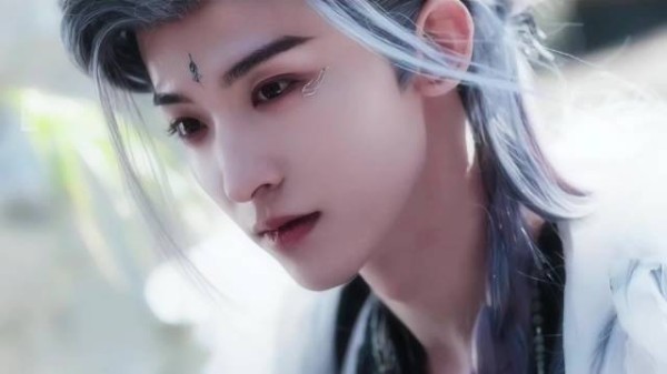 常华森演绎千晓 壁上观造型如壁画仙子