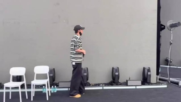 21岁孩子痛哭求助,举报者停手吧