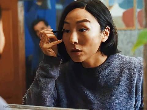 一家四口人刚想出门逛街,结果却发现家里的所有门窗全都打不开