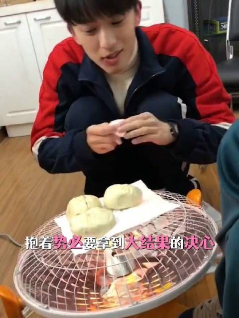 时隔八年齐铭被藏片段曝光,他朝易遥跑了很久