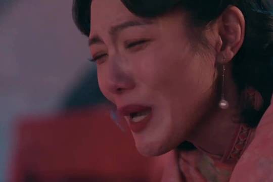 我不是大师钱家小姐为了得到周文心，把他的原配毒哑拆散，男人得知真相后崩溃