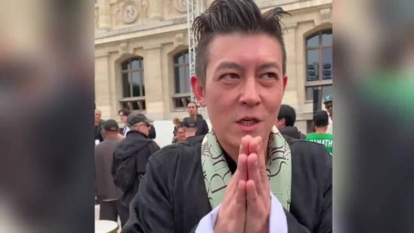 陈冠希世界杯自拍连环撞脸引调侃