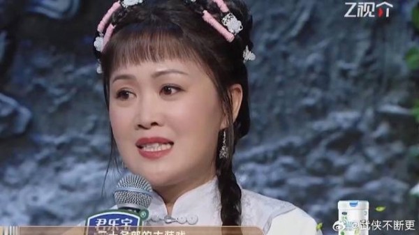 不愧是香港小姐出道的,梁小冰再演阿珂风采不减当年,不愧是童年女神!