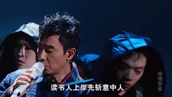 最好的爱情是:她在闹他在笑!谁懂陈小春那个一直没变宠溺的笑容!应采儿