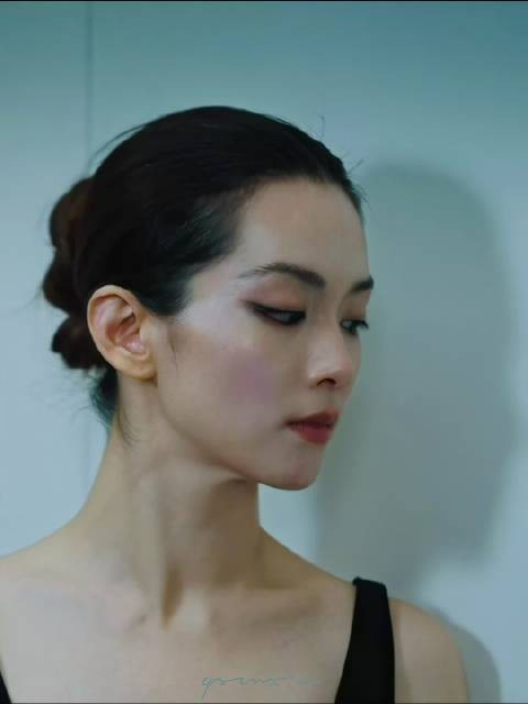 悬疑｜杀手宇，请开门 门外是一场心甘情愿的陷落， 不用防备，早就等你很久了