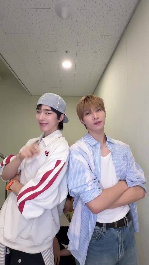 real_nexz ins更新小Bam与GOT7 BamBam前辈一起哈吉哈吉