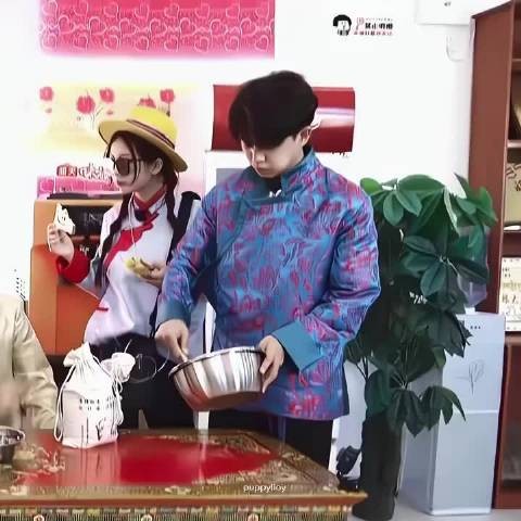 看超咪吃饭是一种享受