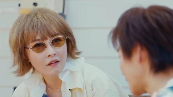 对厉娜而言，许飞更像是一个承接情绪的符号